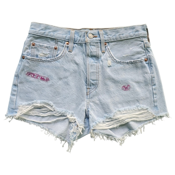 Levi's Light wash Women's Denim Pink Patch Destressed Shorts - Picture 8 of 9